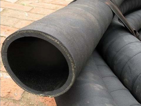  過(guò)硬的產(chǎn)品質(zhì)量，超標(biāo)準(zhǔn)橡膠軟管